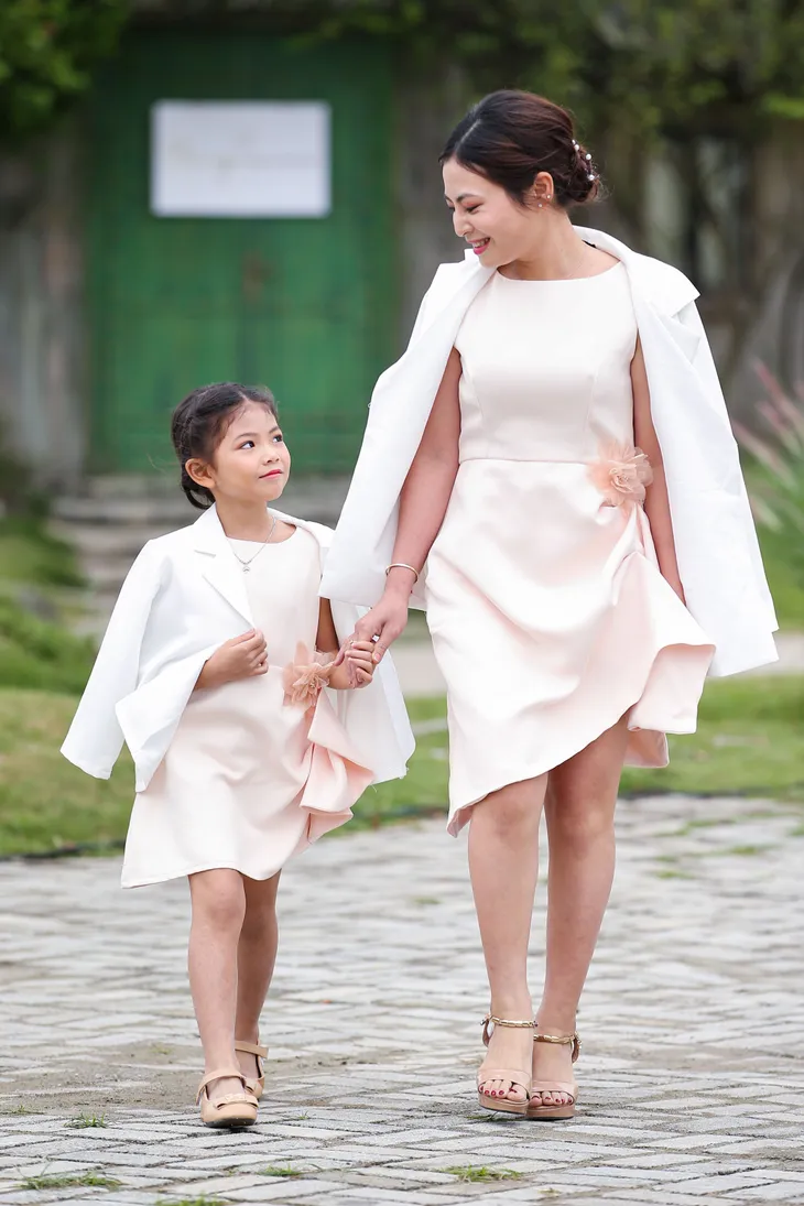 Tuần lễ Thời trang Trẻ em Việt Nam: Tình mẫu tử lên ngôi - Ảnh 2. Tuần lễ Thời trang Trẻ em Việt Nam: Tình mẫu tử lên ngôi - Ảnh 2.