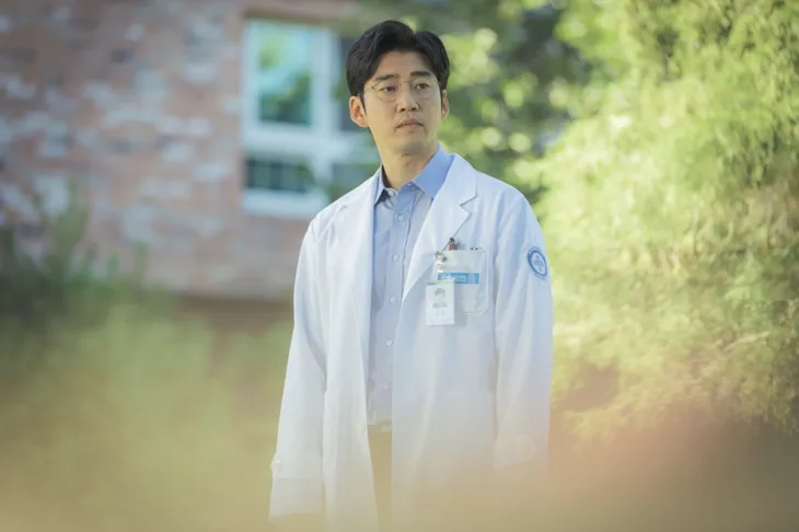 Yoon Kye Sang tiết lộ lý do trở lại sau 3 năm vắng bóng - Ảnh 2. Yoon Kye Sang tiết lộ lý do trở lại sau 3 năm vắng bóng - Ảnh 2.