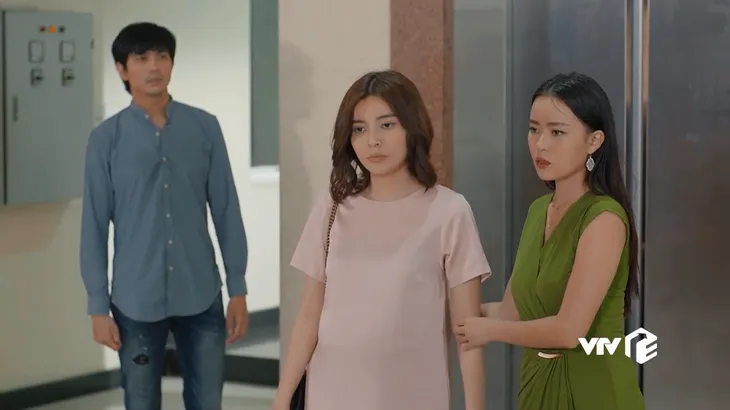 Bán chồng - Tập 32: Phát điên vì bị lừa, Phương Nga lên kế hoạch thủ tiêu Diệu Ngọc? - Ảnh 2. Bán chồng - Tập 32: Phát điên vì bị lừa, Phương Nga lên kế hoạch thủ tiêu Diệu Ngọc? - Ảnh 2.