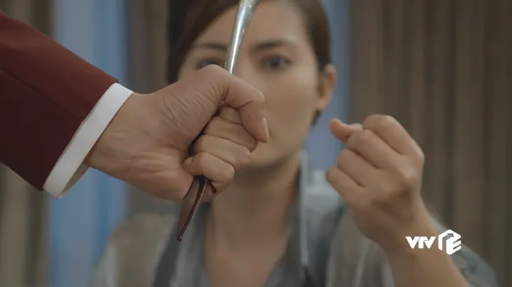 Bán chồng - Tập 32: Phát điên vì bị lừa, Phương Nga lên kế hoạch thủ tiêu Diệu Ngọc? - Ảnh 6. Bán chồng - Tập 32: Phát điên vì bị lừa, Phương Nga lên kế hoạch thủ tiêu Diệu Ngọc? - Ảnh 6.