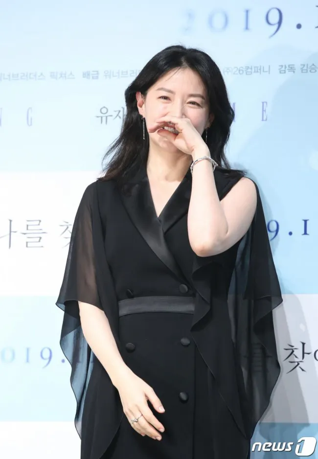 Lee Young Ae trẻ và đẹp như nữ thần ở độ tuổi U50 - Ảnh 1. Lee Young Ae trẻ và đẹp như nữ thần ở độ tuổi U50 - Ảnh 1.