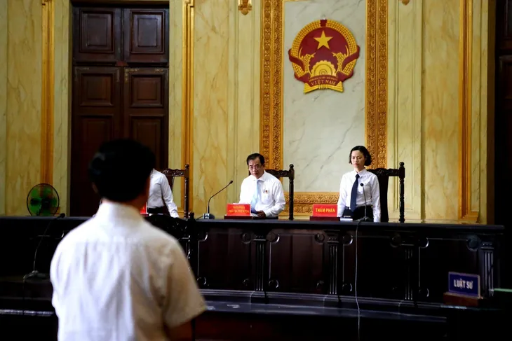 Xét xử phúc thẩm Nguyễn Hữu Linh: Giữ nguyên mức án 18 tháng tù - Ảnh 1. Xét xử phúc thẩm Nguyễn Hữu Linh: Giữ nguyên mức án 18 tháng tù - Ảnh 1.