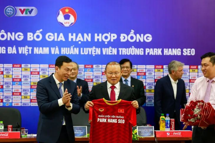 CHÍNH THỨC: Liên đoàn bóng đá Việt Nam gia hạn hợp đồng thành công với HLV Park Hang Seo - Ảnh 4. CHÍNH THỨC: Liên đoàn bóng đá Việt Nam gia hạn hợp đồng thành công với HLV Park Hang Seo - Ảnh 4.