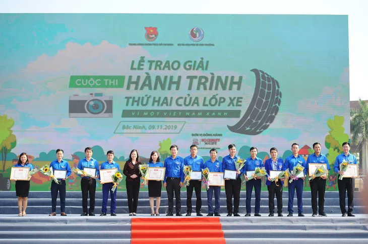 Thanh niên xóa điểm đen về rác thải nhựa bằng các mô hình cộng đồng - Ảnh 13. Thanh niên xóa điểm đen về rác thải nhựa bằng các mô hình cộng đồng - Ảnh 13.
