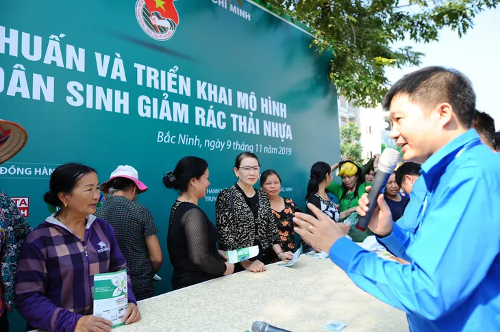 Thanh niên xóa điểm đen về rác thải nhựa bằng các mô hình cộng đồng - Ảnh 9. Thanh niên xóa điểm đen về rác thải nhựa bằng các mô hình cộng đồng - Ảnh 9.