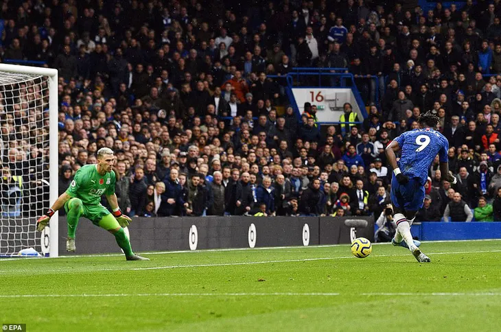 Chelsea 2-0 Crystal Palace: The Blues tạm chiếm ngôi nhì bảng - Ảnh 2. Chelsea 2-0 Crystal Palace: The Blues tạm chiếm ngôi nhì bảng - Ảnh 2.