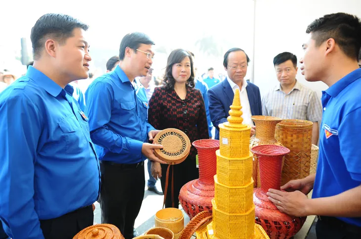 Thanh niên xóa điểm đen về rác thải nhựa bằng các mô hình cộng đồng - Ảnh 3. Thanh niên xóa điểm đen về rác thải nhựa bằng các mô hình cộng đồng - Ảnh 3.