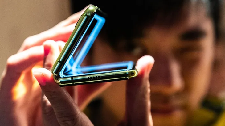 Galaxy Fold bán hết veo tại Trung Quốc chỉ sau 5 phút - Ảnh 2. Galaxy Fold bán hết veo tại Trung Quốc chỉ sau 5 phút - Ảnh 2.