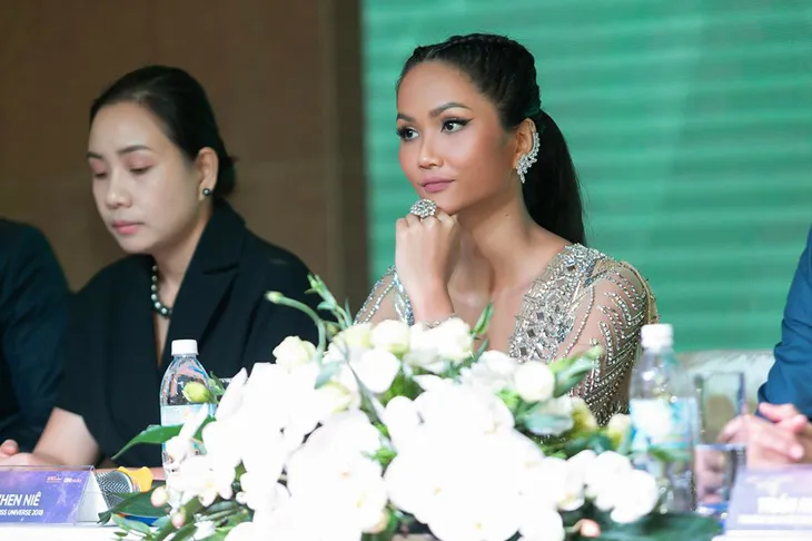 Lộ vương miện đặc biệt của Hoa hậu Hoàn vũ Việt Nam 2019 - Ảnh 5. Lộ vương miện đặc biệt của Hoa hậu Hoàn vũ Việt Nam 2019 - Ảnh 5.