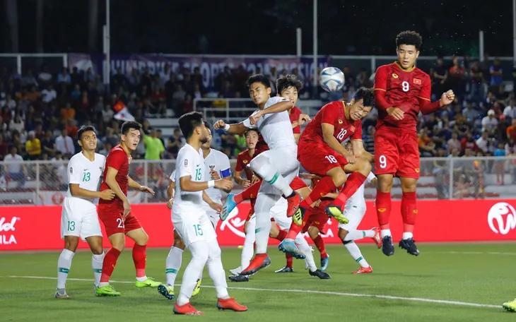 Thua đau phút 90, HLV U22 Indonesia hẹn thách đấu U22 Việt Nam ở chung kết SEA Games 30 - Ảnh 2. Thua đau phút 90, HLV U22 Indonesia hẹn thách đấu U22 Việt Nam ở chung kết SEA Games 30 - Ảnh 2.