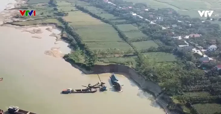 Hậu quả khai thác cát trái phép tại Phú Thọ - Ảnh 1. Hậu quả khai thác cát trái phép tại Phú Thọ - Ảnh 1.