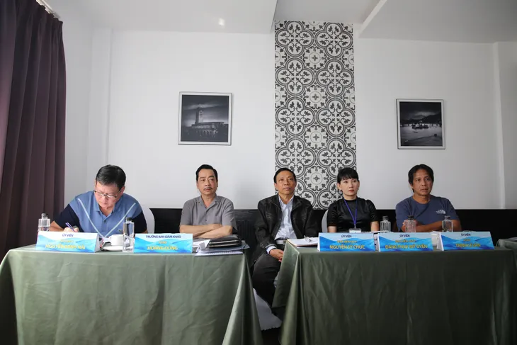 Ngày chấm thi thứ 2 tại LHTHTQ lần thứ 39: Các Ban giám khảo tăng tốc - Ảnh 3. Ngày chấm thi thứ 2 tại LHTHTQ lần thứ 39: Các Ban giám khảo tăng tốc - Ảnh 3.