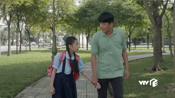 Tiệm ăn dì ghẻ - Tập 8: Thắng thả thính Ngọc, Minh muốn cua lại vợ cũ - Ảnh 8. Tiệm ăn dì ghẻ - Tập 8: Thắng thả thính Ngọc, Minh muốn cua lại vợ cũ - Ảnh 8.