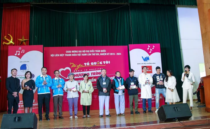 Gần 100 đại biểu thanh niên ưu tú đồng hành cùng chương trình Mang âm nhạc đến bệnh viện - Ảnh 1. Gần 100 đại biểu thanh niên ưu tú đồng hành cùng chương trình Mang âm nhạc đến bệnh viện - Ảnh 1.