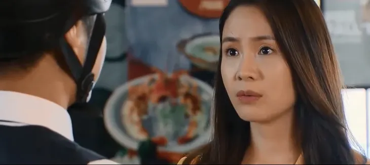 Hoa hồng trên ngực trái - Tập 37: Bảo đáng yêu thế này mà sao Khuê mãi chưa đổ? - Ảnh 2. Hoa hồng trên ngực trái - Tập 37: Bảo đáng yêu thế này mà sao Khuê mãi chưa đổ? - Ảnh 2.