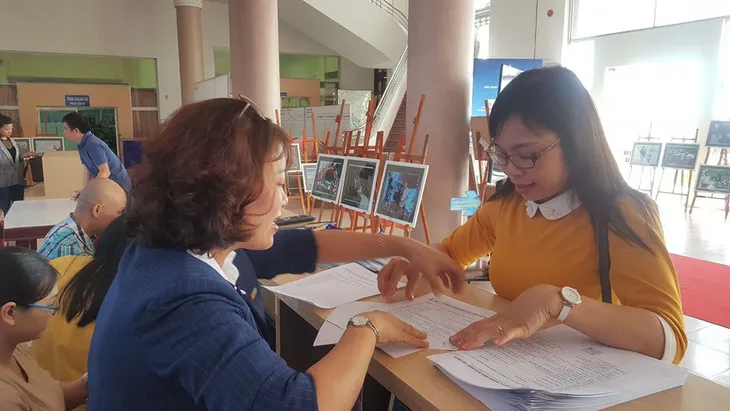 Trung tâm Thông tin đón những đoàn đại biểu đầu tiên đến LHTHTQ lần thứ 39 - Ảnh 1. Trung tâm Thông tin đón những đoàn đại biểu đầu tiên đến LHTHTQ lần thứ 39 - Ảnh 1.