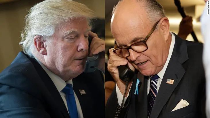 Những tranh cãi xung quanh chiếc điện thoại của Tổng thống Mỹ Donald Trump - Ảnh 4. Những tranh cãi xung quanh chiếc điện thoại của Tổng thống Mỹ Donald Trump - Ảnh 4.