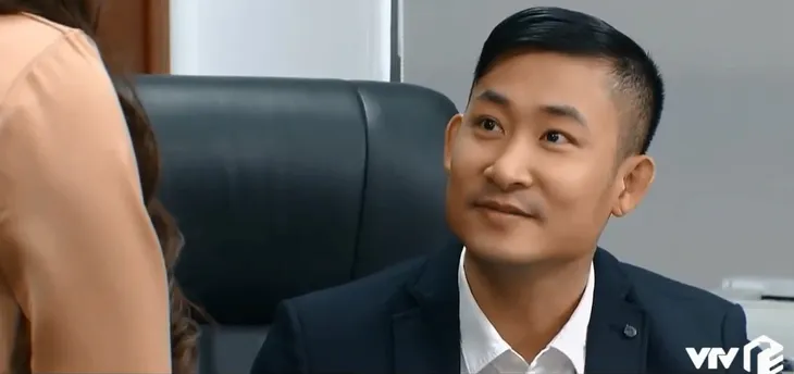 Hoa hồng trên ngực trái - Tập 38: San ghen khi thấy Khang hí hửng khen gái trẻ - Ảnh 2. Hoa hồng trên ngực trái - Tập 38: San ghen khi thấy Khang hí hửng khen gái trẻ - Ảnh 2.