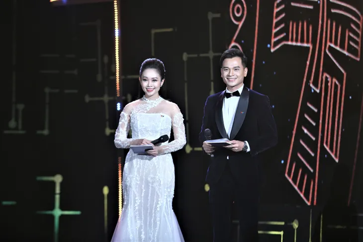 Những khoảnh khắc đáng nhớ tại lễ khai mạc Liên hoan Truyền hình toàn quốc lần thứ 39 - Ảnh 10. Những khoảnh khắc đáng nhớ tại lễ khai mạc Liên hoan Truyền hình toàn quốc lần thứ 39 - Ảnh 10.