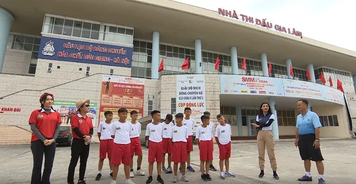 Cầu thủ nhí 2019 được gặp huấn luyện viên từng chỉ dạy cho Quang Hải - Ảnh 3. Cầu thủ nhí 2019 được gặp huấn luyện viên từng chỉ dạy cho Quang Hải - Ảnh 3.