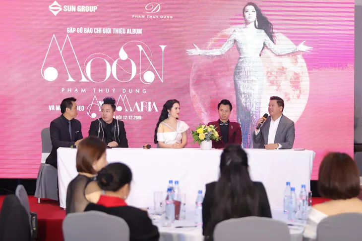 Sao Mai Phạm Thuỳ Dung “tạm biệt” 2019 bằng CD đầu tay Moon - Ảnh 3. Sao Mai Phạm Thuỳ Dung “tạm biệt” 2019 bằng CD đầu tay Moon - Ảnh 3.