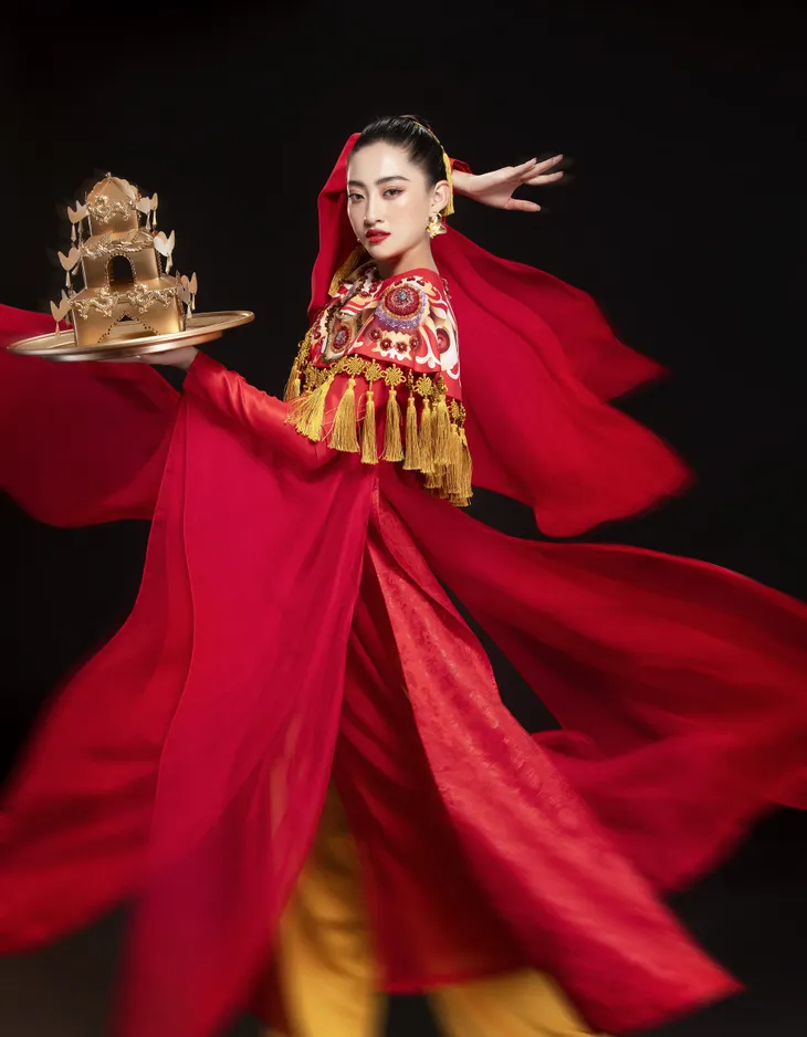 Hoa hậu Lương Thùy Linh mang điệu múa mâm đến Miss World 2019 - Ảnh 4. Hoa hậu Lương Thùy Linh mang điệu múa mâm đến Miss World 2019 - Ảnh 4.