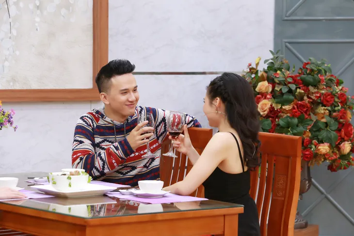 Trai đẹp Khắc Minh thú nhận học nấu ăn chỉ để chinh phục Lê Lộc - Ảnh 2. Trai đẹp Khắc Minh thú nhận học nấu ăn chỉ để chinh phục Lê Lộc - Ảnh 2.