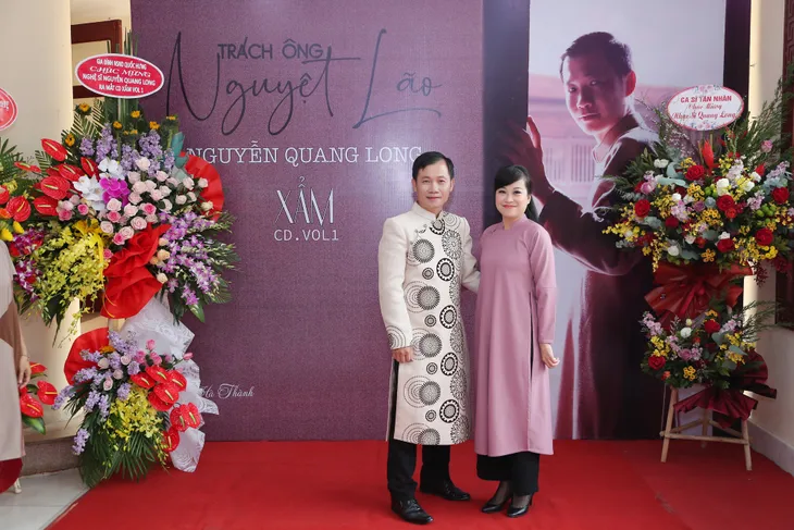 Nghệ sĩ hát xẩm Nguyễn Quang Long bất ngờ ra album sau 20 năm ca hát - Ảnh 2. Nghệ sĩ hát xẩm Nguyễn Quang Long bất ngờ ra album sau 20 năm ca hát - Ảnh 2.
