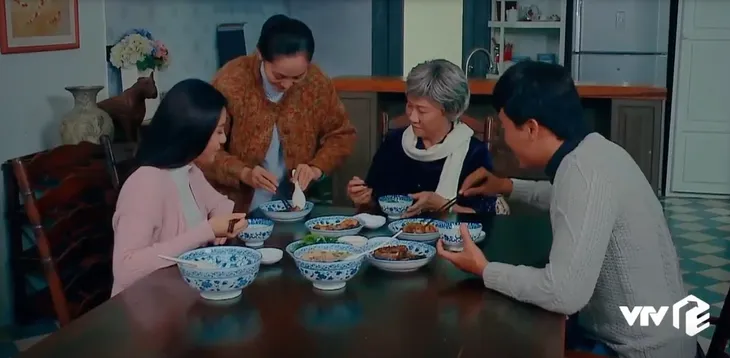 Nước mắt loài cỏ dại - Tập 9: Bà Hai Đài tìm cách đối phó với đứa con dâu độc ác - Ảnh 6. Nước mắt loài cỏ dại - Tập 9: Bà Hai Đài tìm cách đối phó với đứa con dâu độc ác - Ảnh 6.