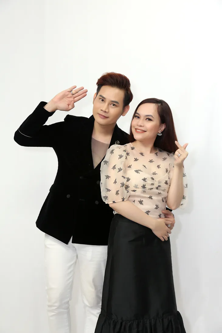 Vợ chồng MC Hồng Phúc – Quỳnh Phượng bất ngờ tiết lộ từng nhiều lần định ly hôn - Ảnh 1. Vợ chồng MC Hồng Phúc – Quỳnh Phượng bất ngờ tiết lộ từng nhiều lần định ly hôn - Ảnh 1.