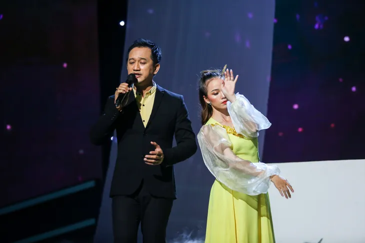 Mang bản hit từng sáng tác cho Đàm Vĩnh Hưng, bác sĩ Minh Đức khiến khán giả lụi tim - Ảnh 2. Mang bản hit từng sáng tác cho Đàm Vĩnh Hưng, bác sĩ Minh Đức khiến khán giả lụi tim - Ảnh 2.