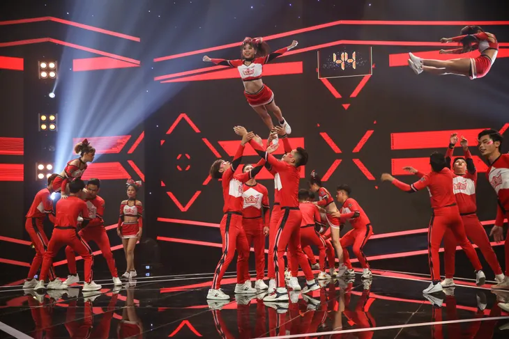 Lâm Vinh Hải dạy Tim, Sam, Nhung Gumiho nhảy bản hit Truyền thái y của Ngô Kiến Huy - Ảnh 5. Lâm Vinh Hải dạy Tim, Sam, Nhung Gumiho nhảy bản hit Truyền thái y của Ngô Kiến Huy - Ảnh 5.