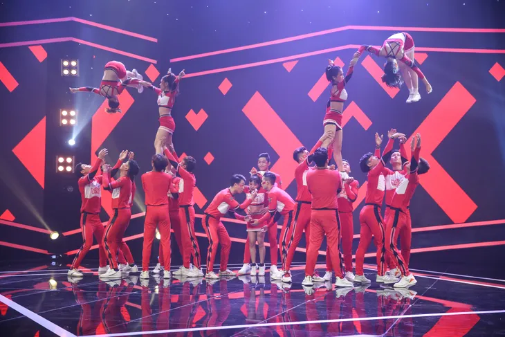 Lâm Vinh Hải dạy Tim, Sam, Nhung Gumiho nhảy bản hit Truyền thái y của Ngô Kiến Huy - Ảnh 7. Lâm Vinh Hải dạy Tim, Sam, Nhung Gumiho nhảy bản hit Truyền thái y của Ngô Kiến Huy - Ảnh 7.