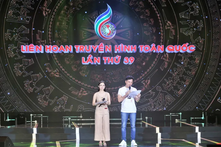 Chờ đón Lễ bế mạc LHTHTQ lần thứ 39 mang đậm màu sắc thành phố biển Nha Trang - Ảnh 1. Chờ đón Lễ bế mạc LHTHTQ lần thứ 39 mang đậm màu sắc thành phố biển Nha Trang - Ảnh 1.