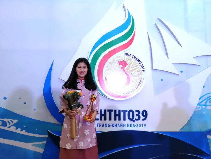 Nhóm tác giả “Không muốn về nhà” trải lòng về giải Vàng tại LHTHTQ lần thứ 39 - Ảnh 1. Nhóm tác giả “Không muốn về nhà” trải lòng về giải Vàng tại LHTHTQ lần thứ 39 - Ảnh 1.