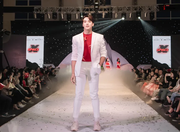 NTK Phương Hồ mang dấu ấn Á Đông lên sàn diễn VIBFW 2019 - Ảnh 4. NTK Phương Hồ mang dấu ấn Á Đông lên sàn diễn VIBFW 2019 - Ảnh 4.