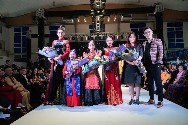 NTK Phương Hồ mang dấu ấn Á Đông lên sàn diễn VIBFW 2019 - Ảnh 5. NTK Phương Hồ mang dấu ấn Á Đông lên sàn diễn VIBFW 2019 - Ảnh 5.