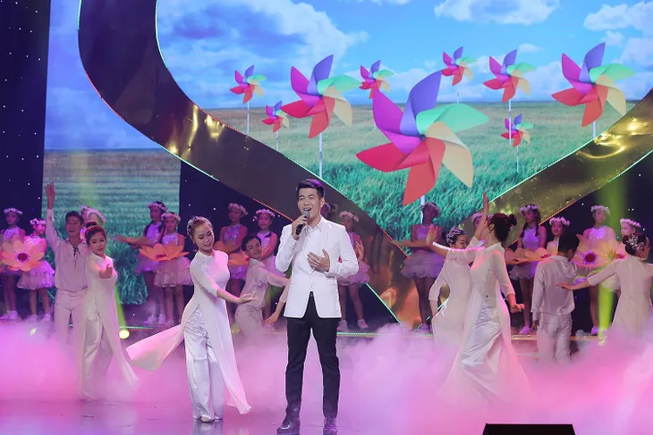 Những khoảnh khắc khó quên của Gala Trái tim cho em 2019 - Ảnh 2. Những khoảnh khắc khó quên của Gala Trái tim cho em 2019 - Ảnh 2.
