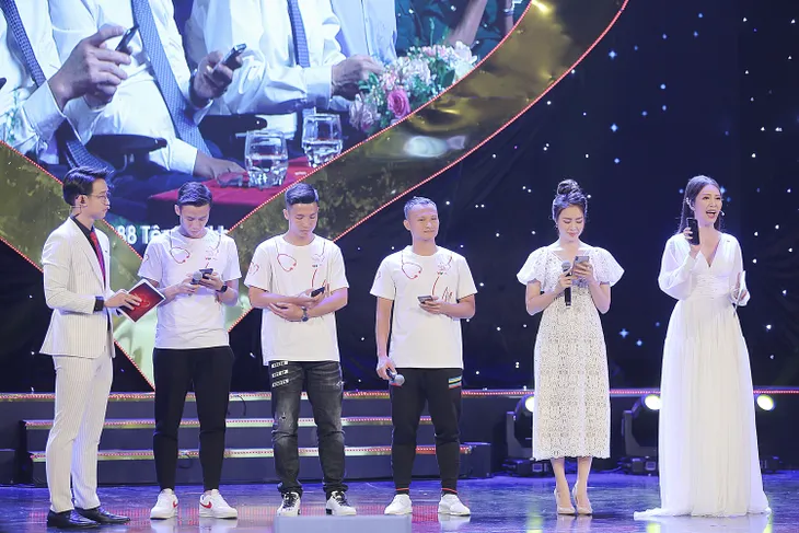 Những khoảnh khắc khó quên của Gala Trái tim cho em 2019 - Ảnh 10. Những khoảnh khắc khó quên của Gala Trái tim cho em 2019 - Ảnh 10.