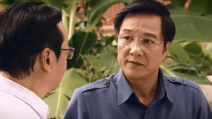 Sinh tử - Tập 32: Dân đang bị kích động, Bí thư tỉnh ủy nhất quyết đòi vào gặp - Ảnh 3. Sinh tử - Tập 32: Dân đang bị kích động, Bí thư tỉnh ủy nhất quyết đòi vào gặp - Ảnh 3.
