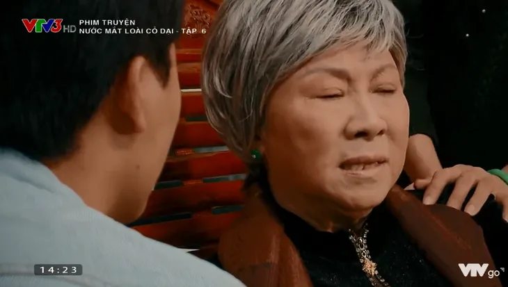 Nước mắt loài cỏ dại - Tập 6: Cuối cùng, bà Hai Đài cũng nhận ra Khang mới chính là người cháu có hiếu nhất - Ảnh 4. Nước mắt loài cỏ dại - Tập 6: Cuối cùng, bà Hai Đài cũng nhận ra Khang mới chính là người cháu có hiếu nhất - Ảnh 4.