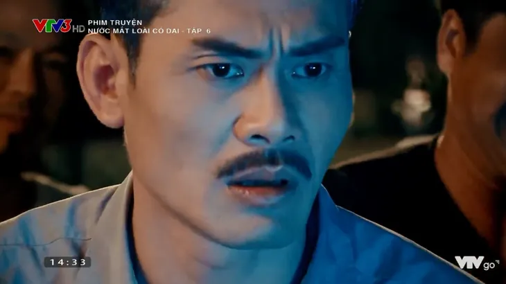Nước mắt loài cỏ dại - Tập 6: Bố con ông Minh (Lê Vinh) ngập trong nợ nần vì cá độ và sập bẫy kinh doanh - Ảnh 2. Nước mắt loài cỏ dại - Tập 6: Bố con ông Minh (Lê Vinh) ngập trong nợ nần vì cá độ và sập bẫy kinh doanh - Ảnh 2.