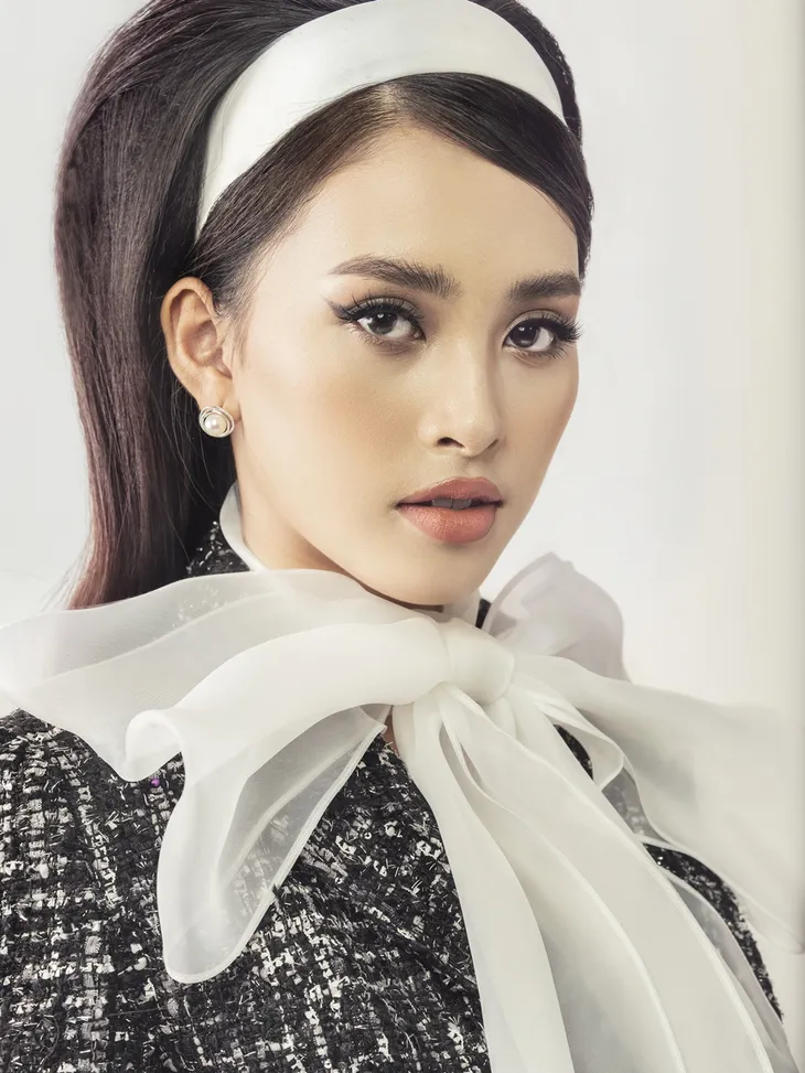Tiểu Vy hóa nàng tiểu thư kiêu kỳ trong bộ ảnh mới - Ảnh 4. Tiểu Vy hóa nàng tiểu thư kiêu kỳ trong bộ ảnh mới - Ảnh 4.