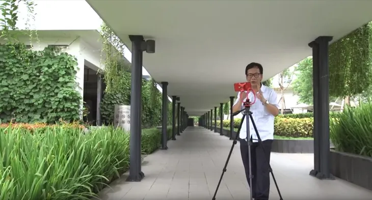 Gia đình 4.0: Anh Sáng (NSƯT Đức Khuê) lần đầu bị những tên đòi nợ thuê đe dọa vì món nợ của vợ - Ảnh 1. Gia đình 4.0: Anh Sáng (NSƯT Đức Khuê) lần đầu bị những tên đòi nợ thuê đe dọa vì món nợ của vợ - Ảnh 1.