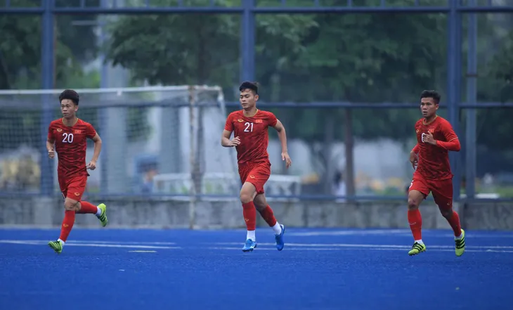 SEA Games 30: U22 Việt Nam tập nhẹ trước trận đấu với U22 Singapore - Ảnh 10. SEA Games 30: U22 Việt Nam tập nhẹ trước trận đấu với U22 Singapore - Ảnh 10.