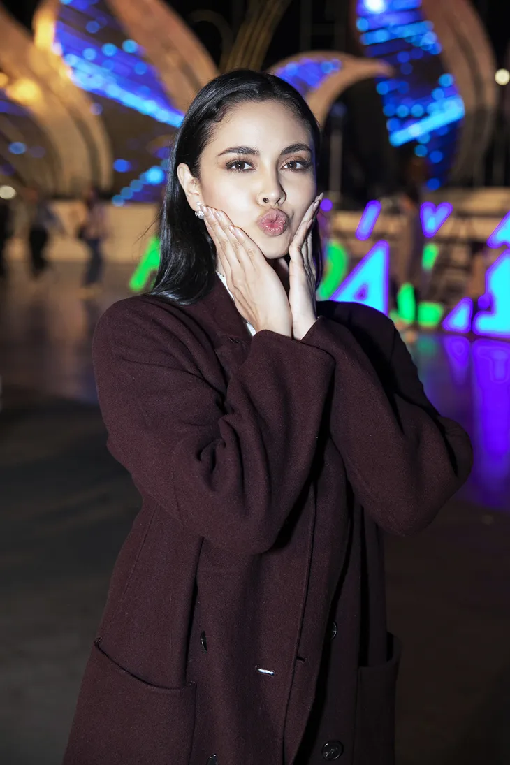 Đạo diễn Hoàng Nhật Nam cùng dàn nghệ sĩ hăng say tổng duyệt cho Festival Hoa Đà Lạt 2019 - Ảnh 9. Đạo diễn Hoàng Nhật Nam cùng dàn nghệ sĩ hăng say tổng duyệt cho Festival Hoa Đà Lạt 2019 - Ảnh 9.