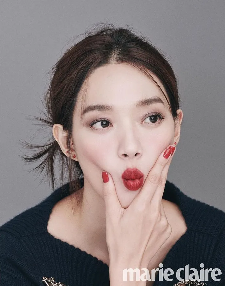 Shin Min Ah nói về năm 2019: Một năm hạnh phúc - Ảnh 2. Shin Min Ah nói về năm 2019: Một năm hạnh phúc - Ảnh 2.