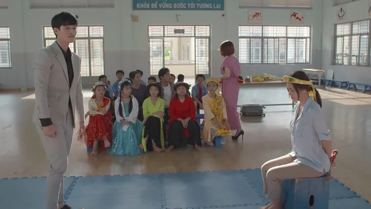Tiệm ăn dì ghẻ - Tập 11: Thắng hôn Ngọc trước mặt Cúc, rồi phũ phàng bóng gió đòi chia tay - Ảnh 1. Tiệm ăn dì ghẻ - Tập 11: Thắng hôn Ngọc trước mặt Cúc, rồi phũ phàng bóng gió đòi chia tay - Ảnh 1.