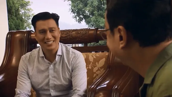 Sinh tử - Tập 35: Chủ tịch tỉnh được hối lộ đôi giày mới còn quý hơn cả tiền - Ảnh 3. Sinh tử - Tập 35: Chủ tịch tỉnh được hối lộ đôi giày mới còn quý hơn cả tiền - Ảnh 3.