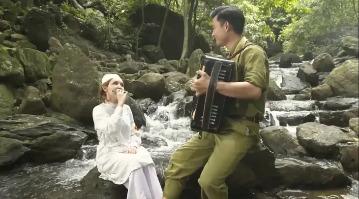 Yên Hà gây bất ngờ với “Đất nước” - phim ca nhạc song ngữ độc đáo - Ảnh 3. Yên Hà gây bất ngờ với “Đất nước” - phim ca nhạc song ngữ độc đáo - Ảnh 3.